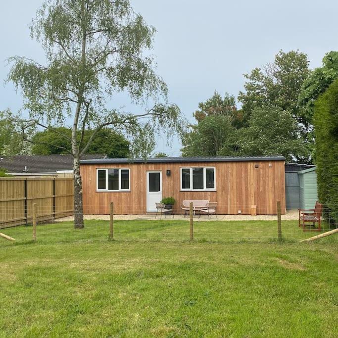Larks Leaze Lodge, Steeple Ashton, Wiltshire تروبريدج المظهر الخارجي الصورة